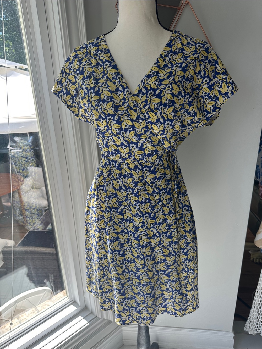 WEEKEND MAXMARA Floral Wrap Mini Dress Navy Blue Yellow Flutter-Sleeve Sz Small